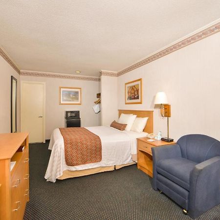 Days Inn By Wyndham Jefferson Eksteriør bilde